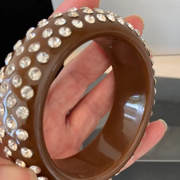 Beautiful Big Bangle - Picture 6 of 6